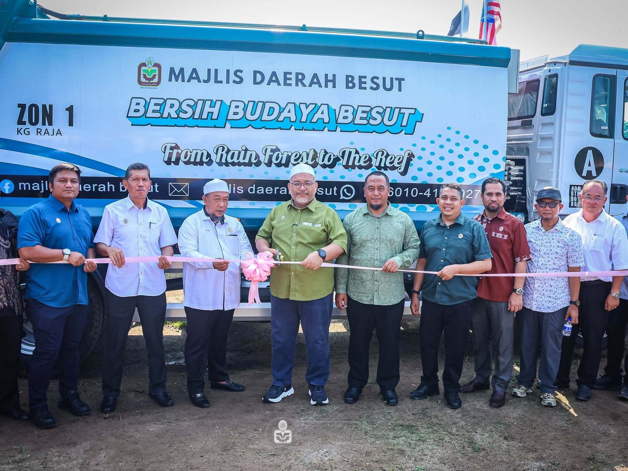 MAJLIS KESYUKURAN SEMPENA PELANCARAN LORI KOMPAKTOR PENGURUSAN SISA PEPEJAL MAJLIS DAERAH BESUT
