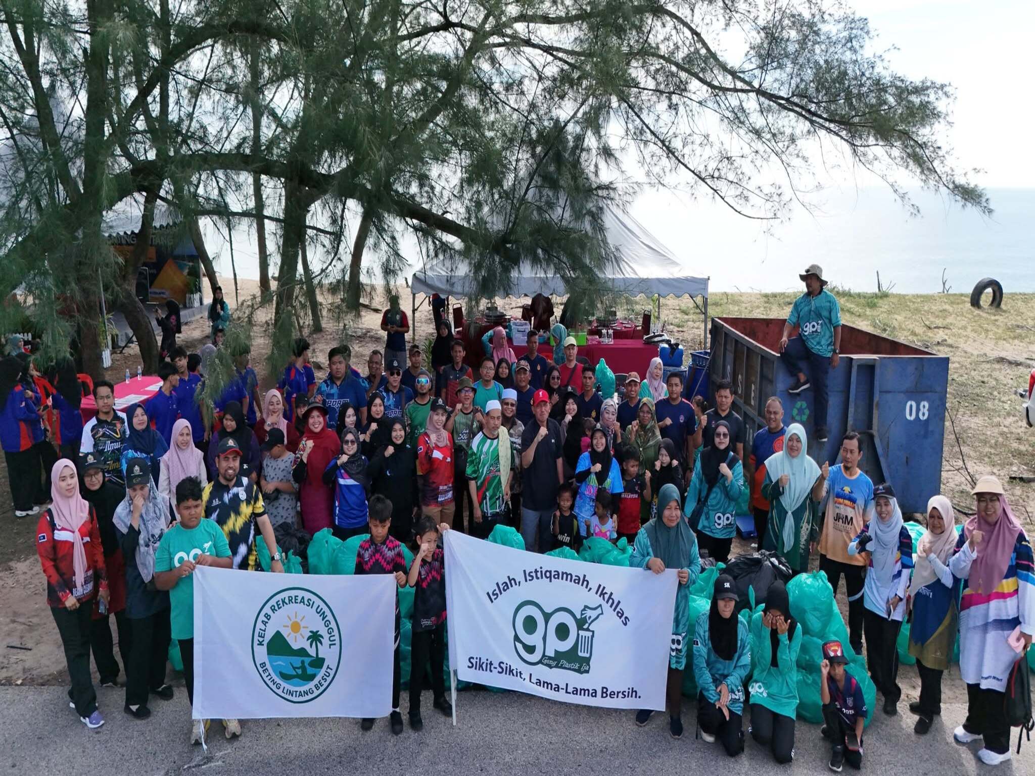 PROGRAM TRANSFORMASI PERSEKITARAN DI PANTAI BENTING LINTANG 