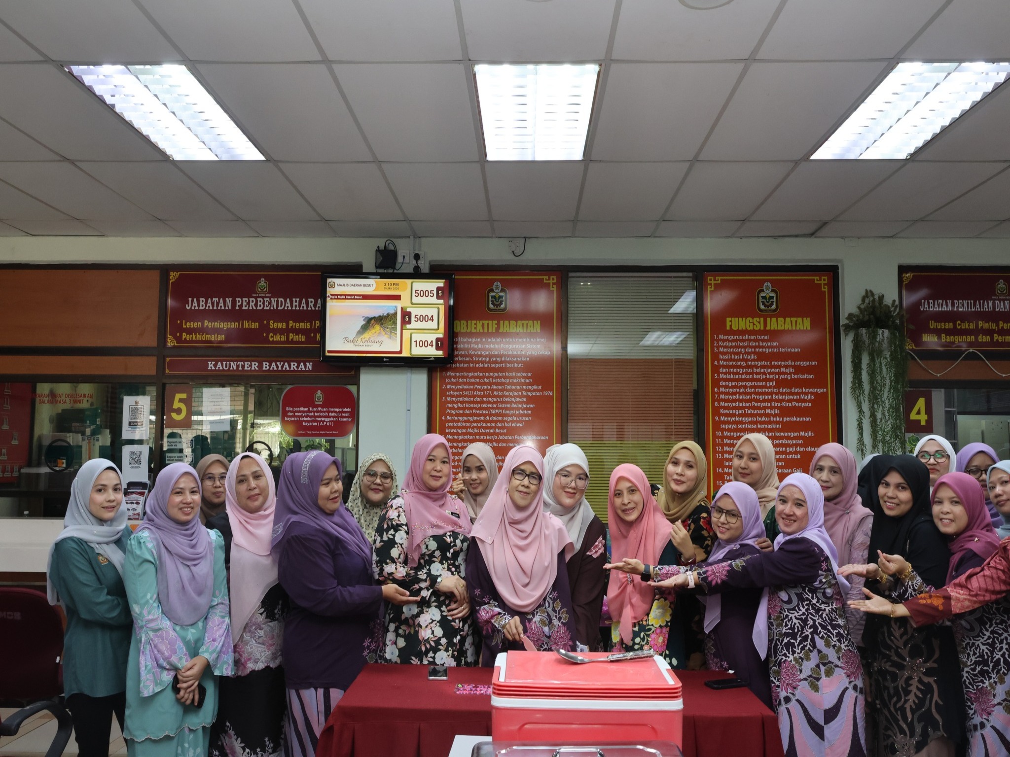 MAJLIS PERSARAAN TANDA PENGHARGAAN 